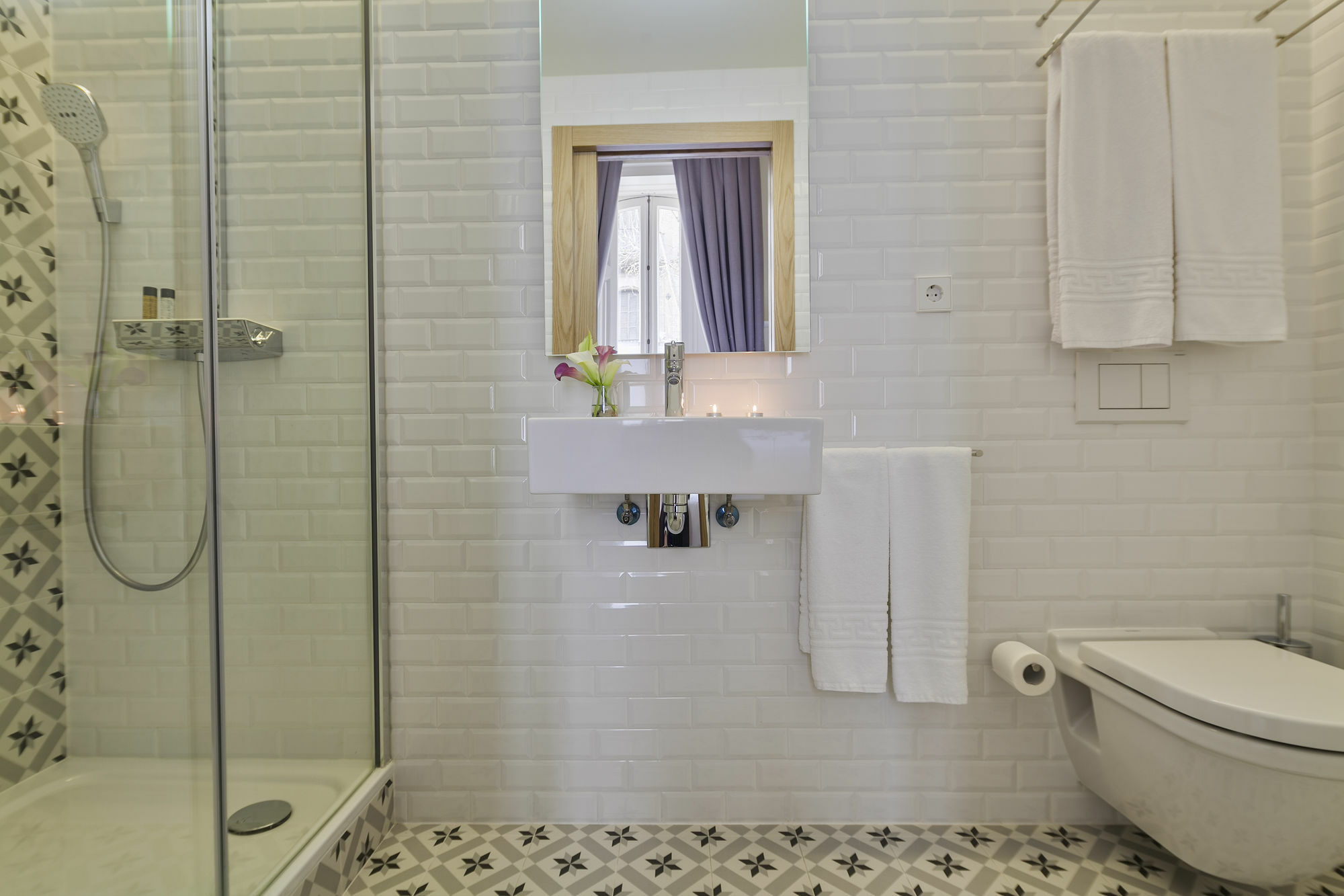 Uma Suites Pau Claris Barcelona Exterior photo